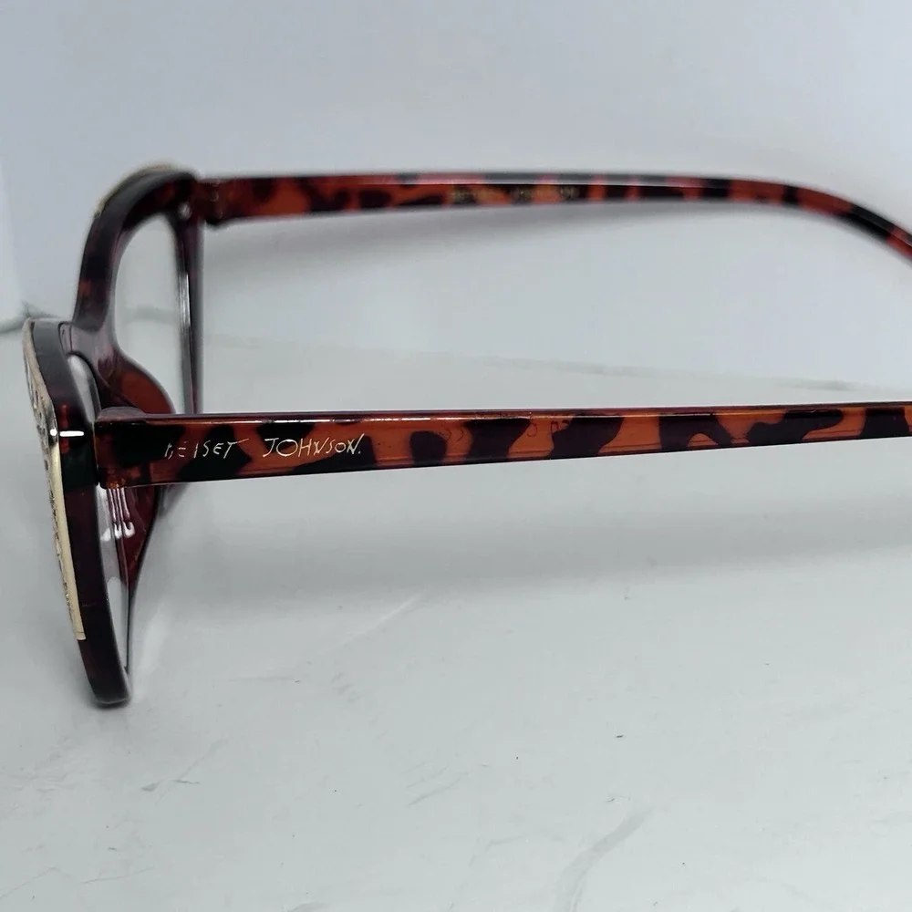 Betsy Johnson Tortoise Shell Gold Filigree Cat Eye Frames With 1.5 Lenses